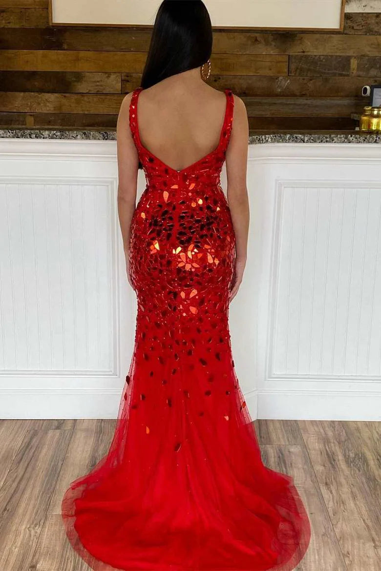 Vestido de fiesta de sirena con escote en V y espalda descubierta con espejos de cristal tallado